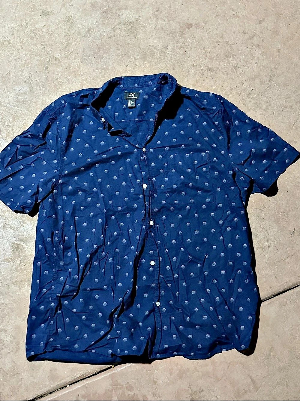 H&M Men's XL Blue Polka Dot Short Sleeve Point Collar Button-Up Pockets